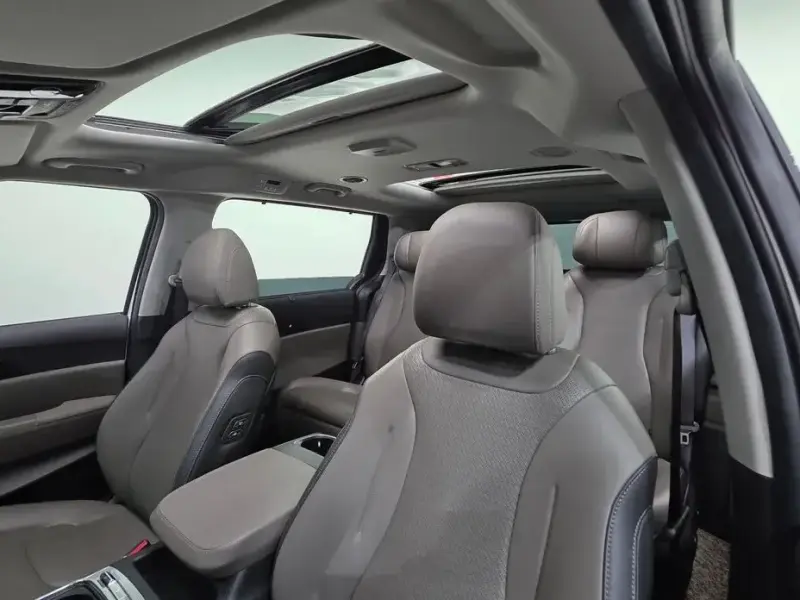 2024 Kia Carnival с пробегом 24 184 км