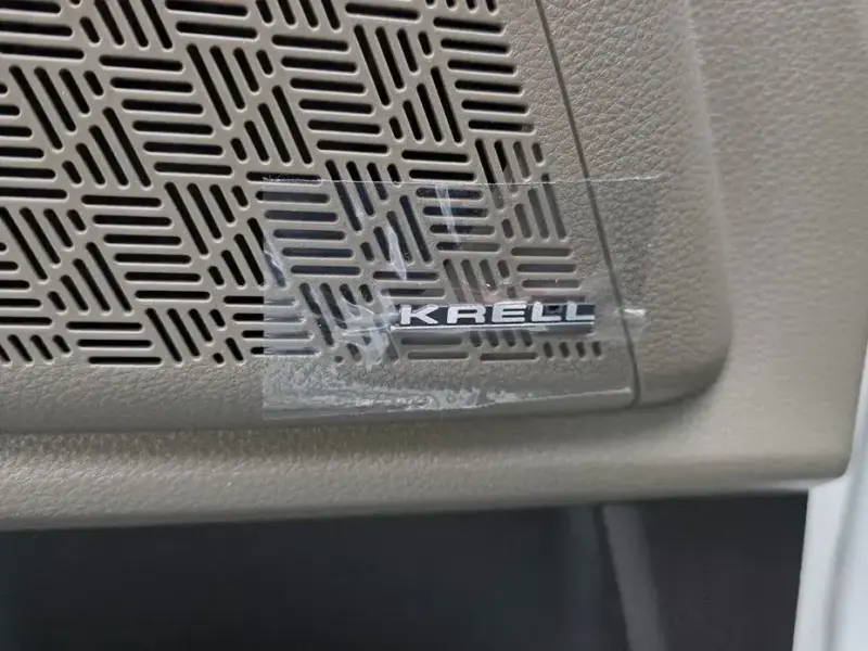 2024 Kia Carnival с пробегом 24 184 км