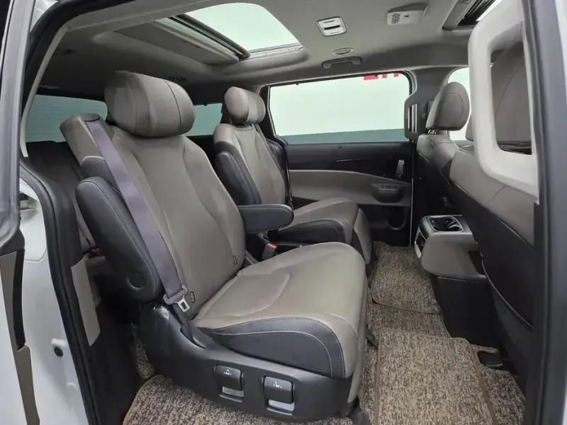 2024 Kia Carnival с пробегом 24 184 км