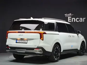 2025 Kia Carnival с пробегом 8 556 км