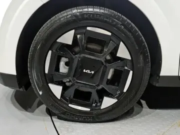 2025 Kia Carnival с пробегом 8 556 км