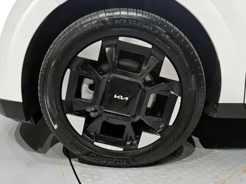 2025 Kia Carnival с пробегом 8 556 км