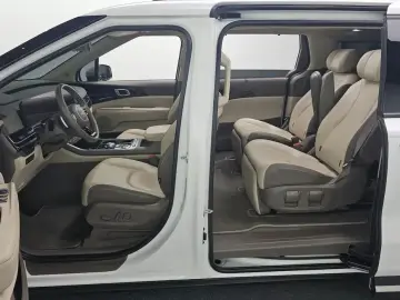 2024 Kia Carnival с пробегом 39 209 км