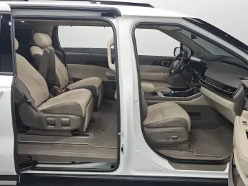 2024 Kia Carnival с пробегом 39 209 км