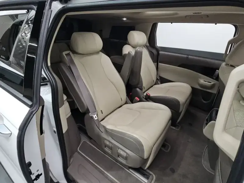 2024 Kia Carnival с пробегом 39 209 км
