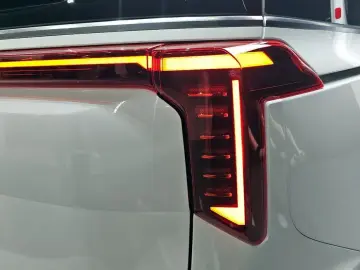 2025 Kia Carnival с пробегом 8 556 км