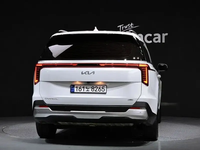 2025 Kia Carnival с пробегом 72 587 км