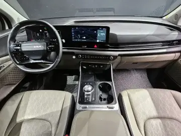 2025 Kia Carnival с пробегом 72 587 км