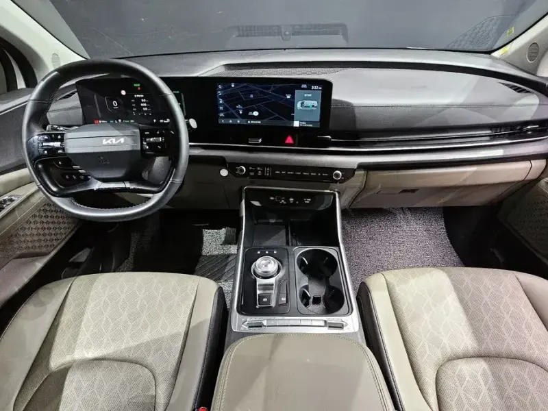 2025 Kia Carnival с пробегом 72 587 км