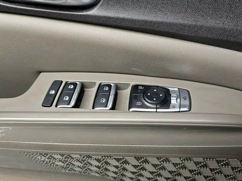 2025 Kia Carnival с пробегом 8 556 км