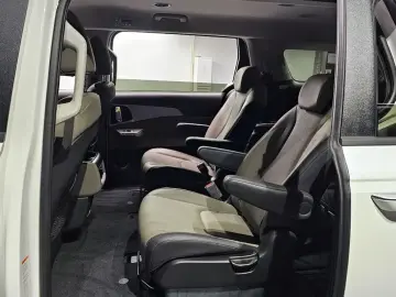 2025 Kia Carnival с пробегом 72 587 км
