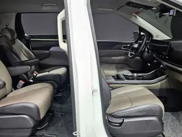 2025 Kia Carnival с пробегом 72 587 км