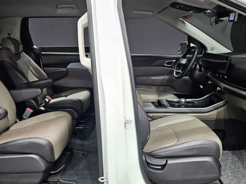 2025 Kia Carnival с пробегом 72 587 км