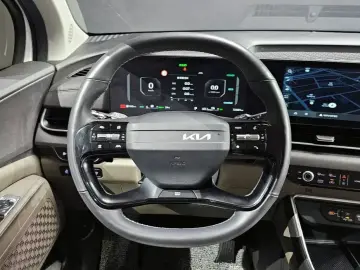 2025 Kia Carnival с пробегом 72 587 км