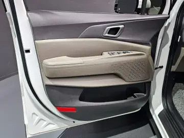 2025 Kia Carnival с пробегом 72 587 км