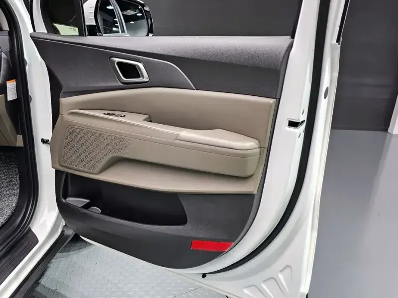 2025 Kia Carnival с пробегом 72 587 км