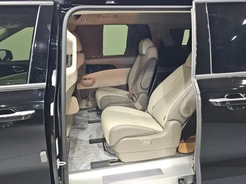 2024 Kia Carnival с пробегом 19 279 км
