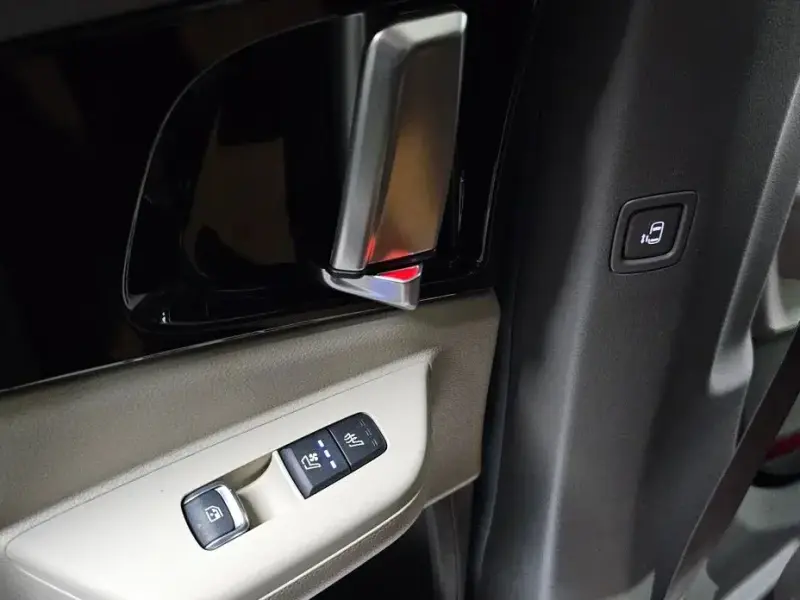 2024 Kia Carnival с пробегом 19 279 км