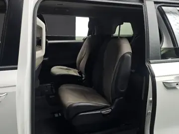 2024 Kia Carnival с пробегом 64 522 км
