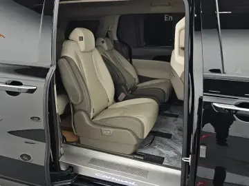 2024 Kia Carnival с пробегом 19 279 км