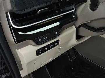 2024 Kia Carnival с пробегом 19 279 км