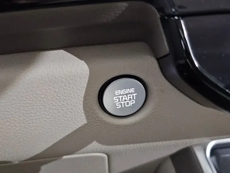 2024 Kia Carnival с пробегом 19 279 км