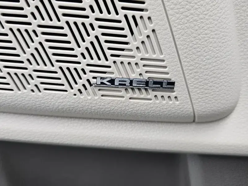 2024 Kia Carnival с пробегом 19 279 км