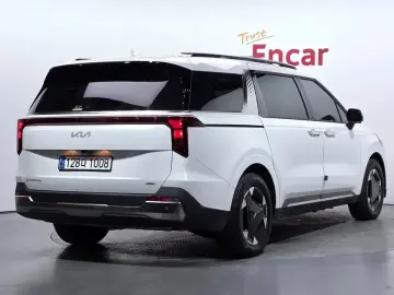 2024 Kia Carnival с пробегом 40 143 км