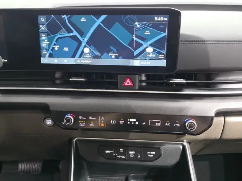 2024 Kia Carnival с пробегом 40 143 км
