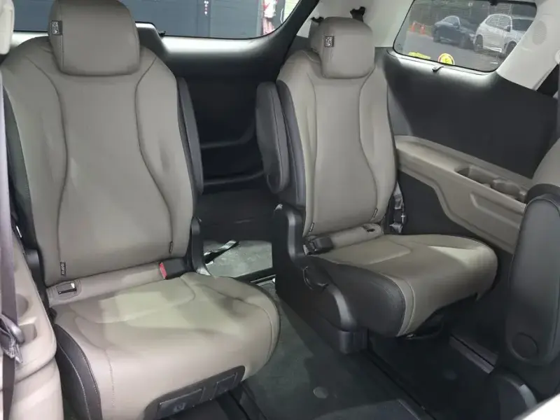 2024 Kia Carnival с пробегом 40 143 км
