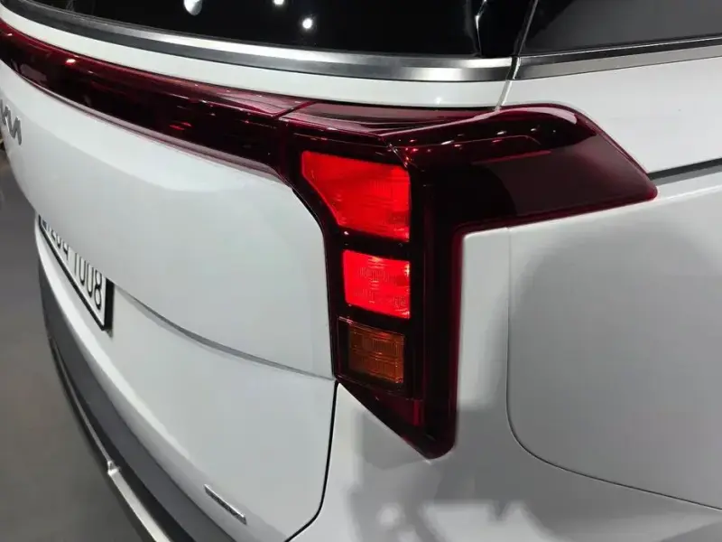 2024 Kia Carnival с пробегом 40 143 км