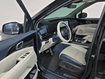 2024 Kia Carnival с пробегом 37 632 км