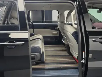 2024 Kia Carnival с пробегом 37 632 км