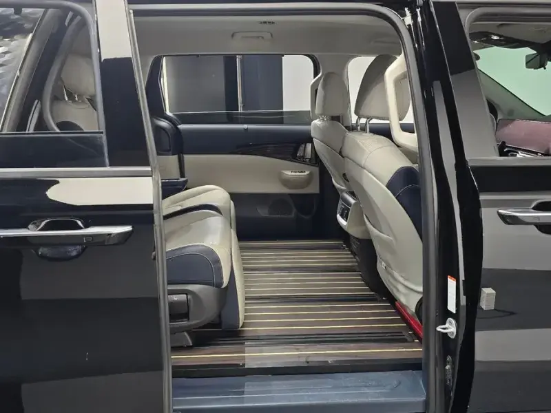 2024 Kia Carnival с пробегом 37 632 км