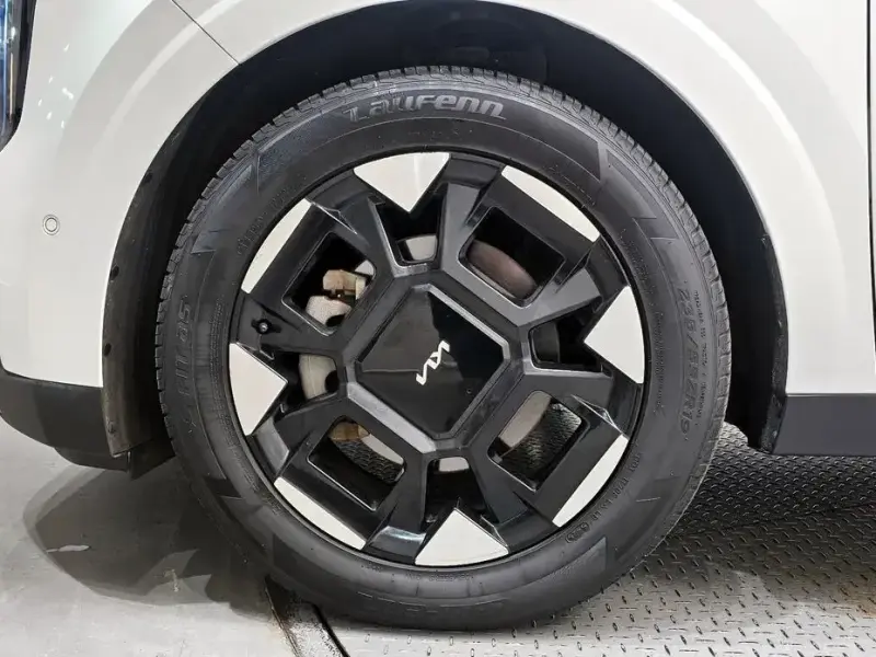 2024 Kia Carnival с пробегом 47 854 км