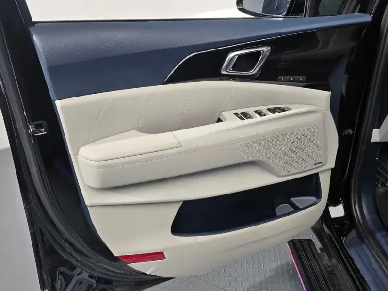 2024 Kia Carnival с пробегом 37 632 км