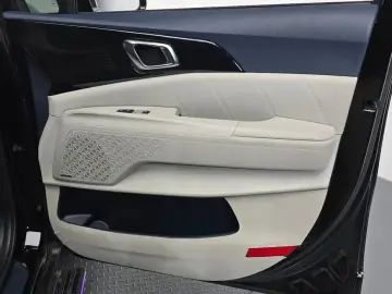 2024 Kia Carnival с пробегом 37 632 км
