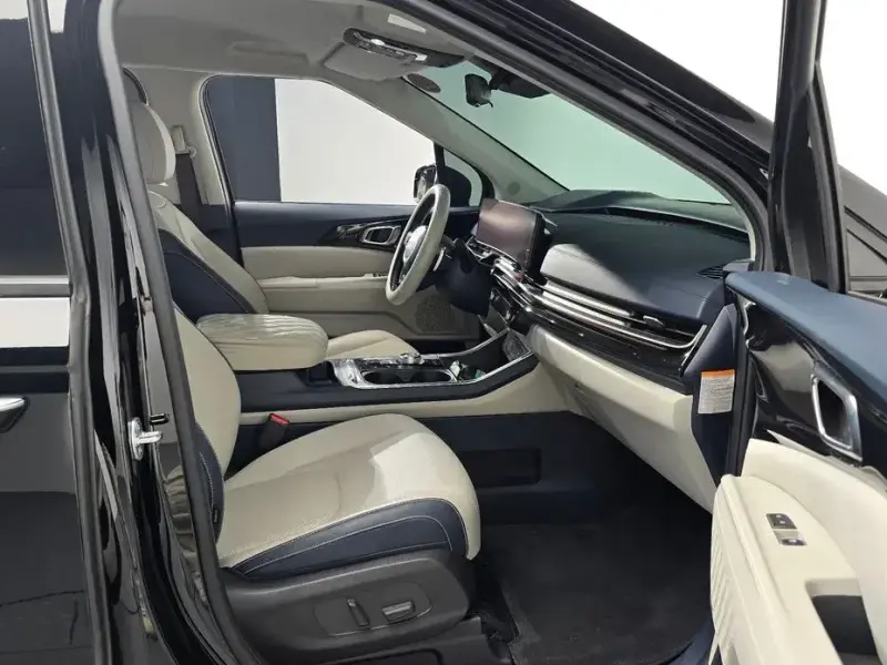 2024 Kia Carnival с пробегом 37 632 км