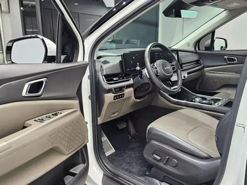 2024 Kia Carnival с пробегом 47 854 км