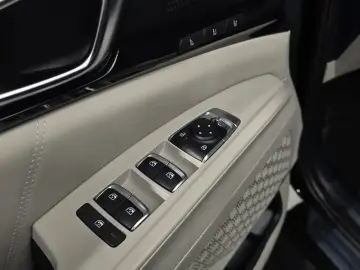 2024 Kia Carnival с пробегом 37 632 км