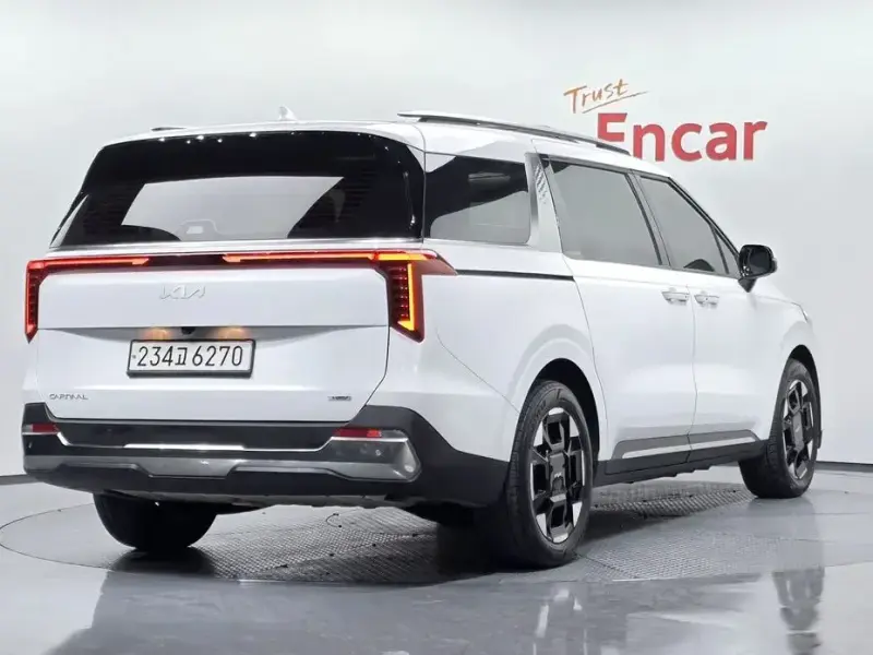 2024 Kia Carnival с пробегом 74 811 км