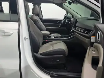 2024 Kia Carnival с пробегом 74 811 км