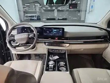 2025 Kia Carnival с пробегом 9 983 км