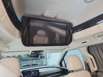 2025 Kia Carnival с пробегом 9 983 км