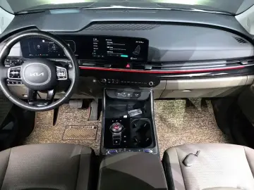 2023 Kia Carnival с пробегом 61 832 км