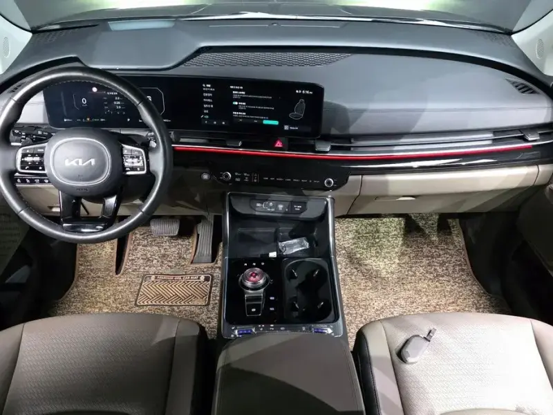 2023 Kia Carnival с пробегом 61 832 км