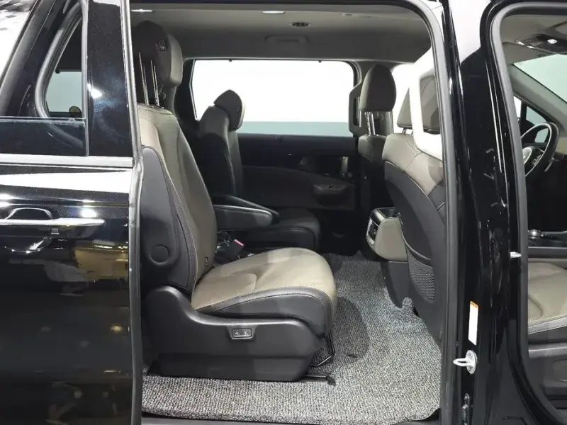 2024 Kia Carnival с пробегом 68 384 км