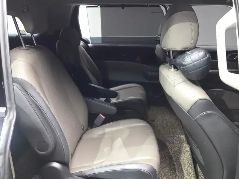 2023 Kia Carnival с пробегом 61 832 км