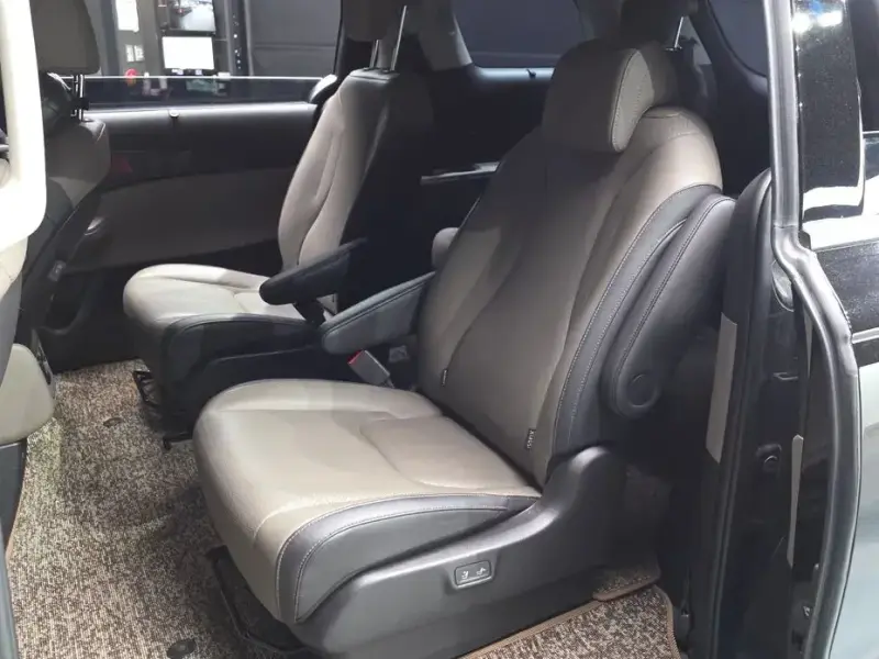 2023 Kia Carnival с пробегом 61 832 км