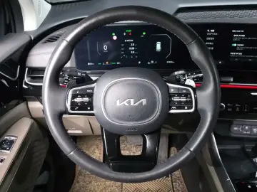 2023 Kia Carnival с пробегом 61 832 км